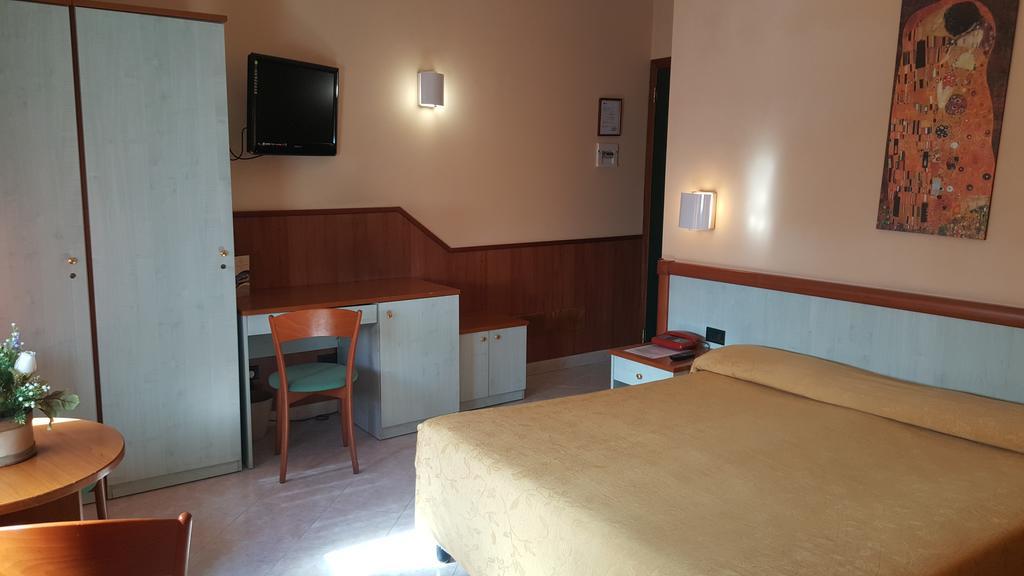 Hotel Laurence Roma Dış mekan fotoğraf